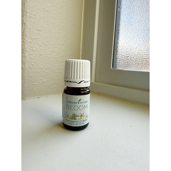 New Authentic Young Living Essential Oils BLOOM Blend Oil Sophisticated 5ml - Picture 2 of 2